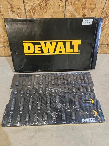 Dewalt 3/8" drive SAE & metric socket set