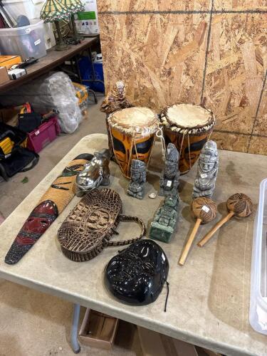 Assorted souvenirs