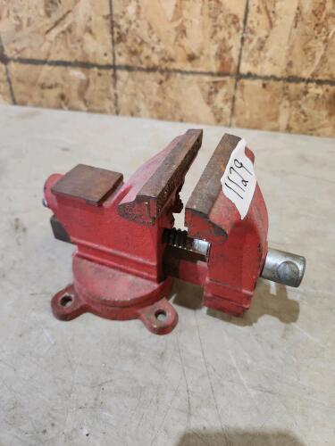 3 1/2" bench vice