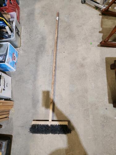 Push broom