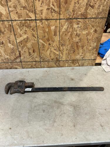 36&rdquo; Pipe wrench