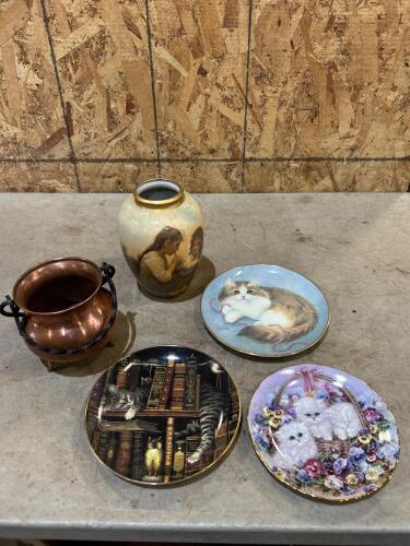 Copper cauldron, collectable dishware