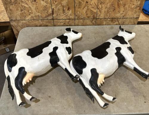 Large plastic Don Featherston dairy cows