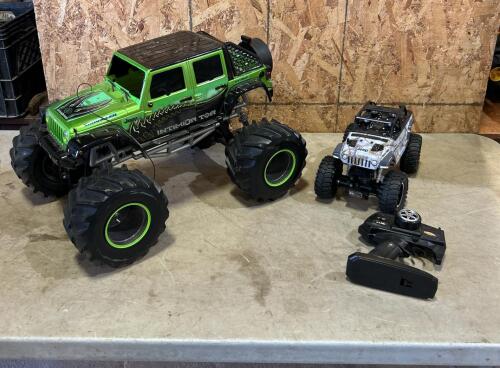 2 RC Cars untested as is no remote for green
