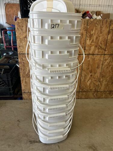 9 Buckets w lids