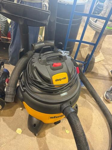 16 Gal shopvac with hose