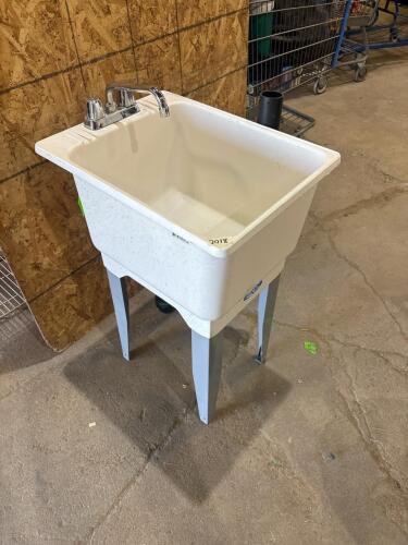 Plastic lundry tub