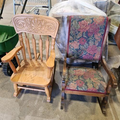 2 Kids rocking chair