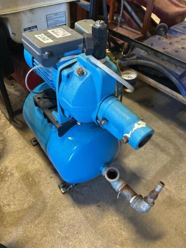 Jet pump w pressure tank