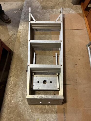 4&rsquo; Alum step ladder