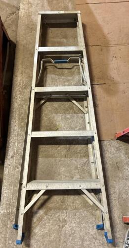 5&rsquo; Alum stepladder