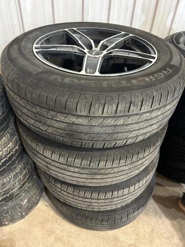 4 235/65R18 Alum wheels 50% tread
