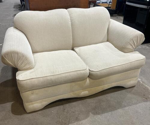 Cloth love seat
