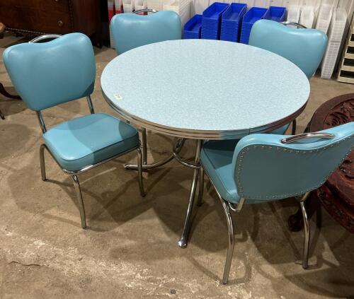 Retro 5 piece dining set in excellent condition