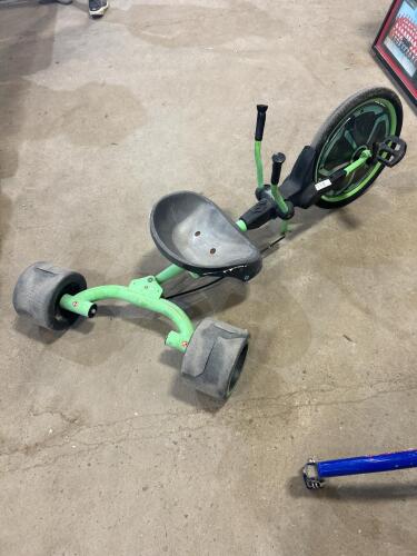 Kids trike w damage