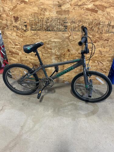 20&rdquo; BMX bike needs work