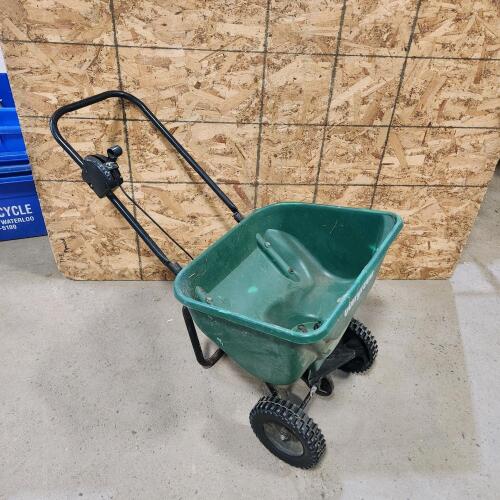 Fertilizer spreader
