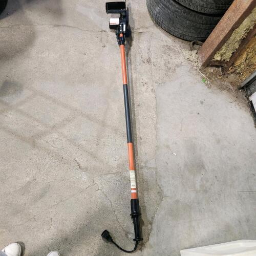 Electric telescopic tree saw