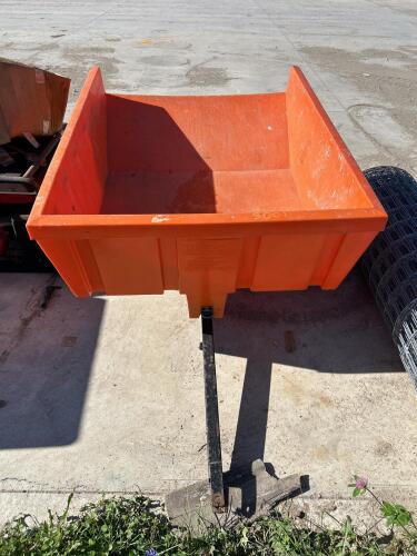 Poly lawn cart 39&rdquo;W 46&rdquo;L