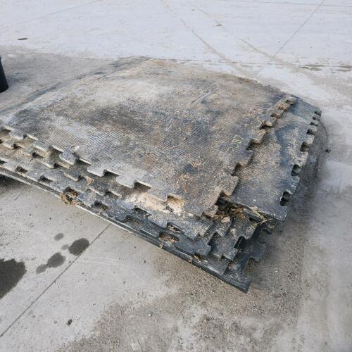 Skid of 4'x6' rubber cow mats