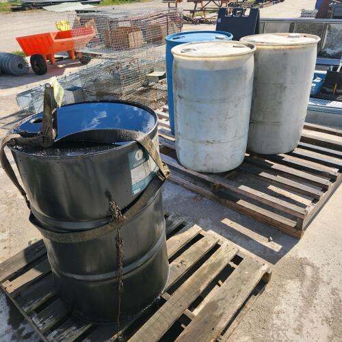 4 40 Gal drums of used motor oil