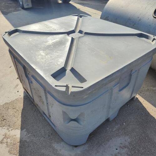 Insulated tote w lid 44"W 49"L 30H