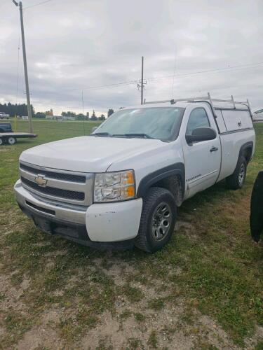 2009 Chev truck, 199,000km