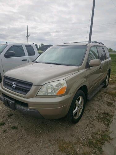 2003 Honda pilot, all wheel drive, comes w extra set of winter wheels, 437,000km