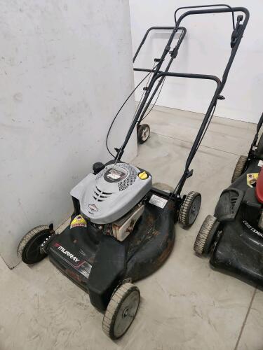Self propelled mower working