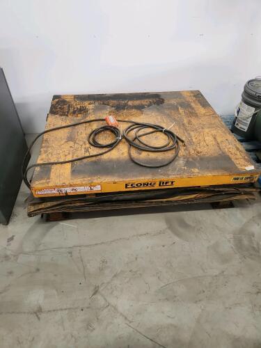 2000lb Capacity lift table 40"x48"
