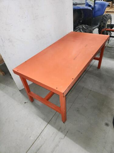 48"x24"x22" Metal bench