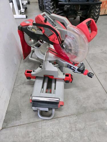 Working Milwaukee 12" sliding mitre saw w folding stand