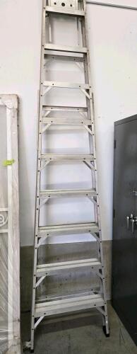 10' Featherlite alum step ladder