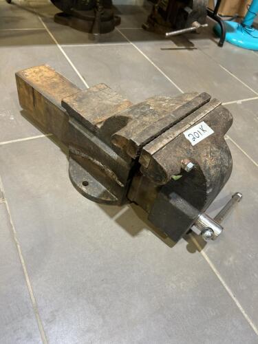 8&rdquo; Vice has been repaired