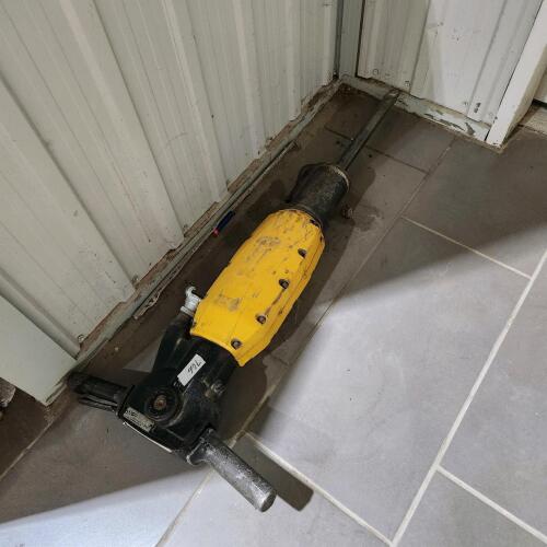Jack hammer