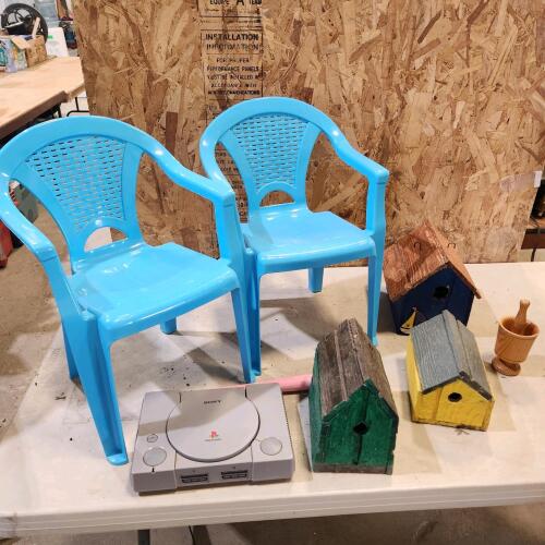Plastic kids chairs, bird houses
