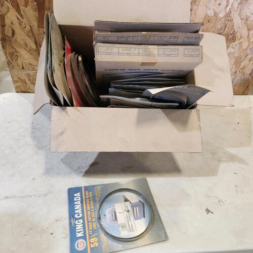 Various sized band saw bands
