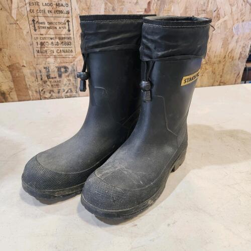Sz 10 CSA approved insulated rubber boots