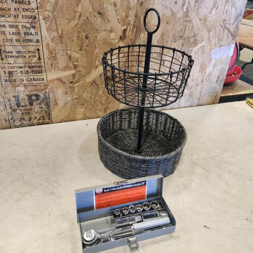 3/8" metric socket set, fruit basket