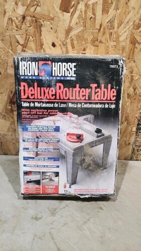 Deluxe router table