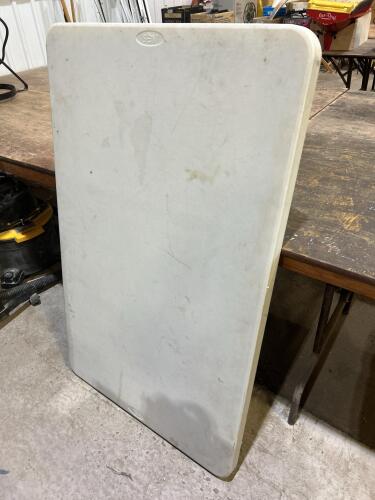 30&rdquo;x48&rdquo; folding table