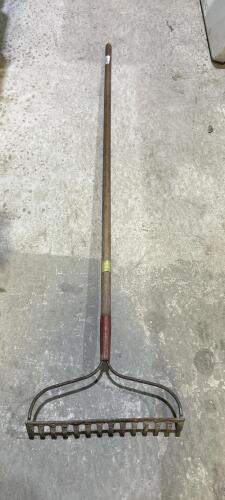 Gravel rake