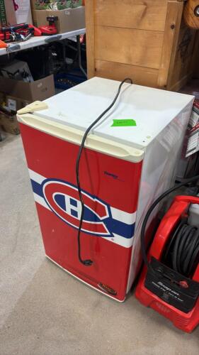 Bar fridge
