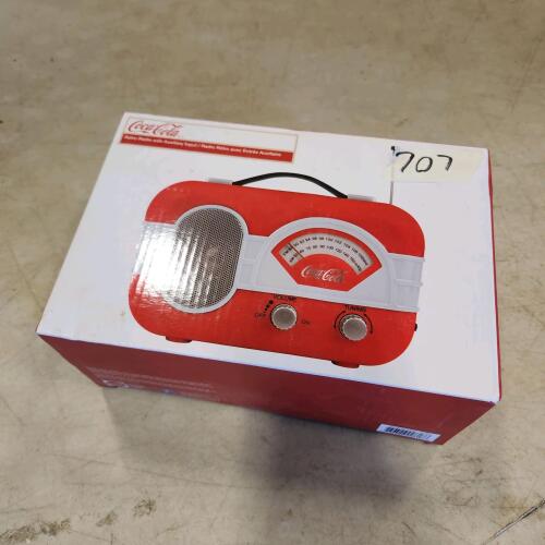 Unused Coca-Cola retro style radio