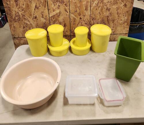 Vintage Tupperware & other plasticware
