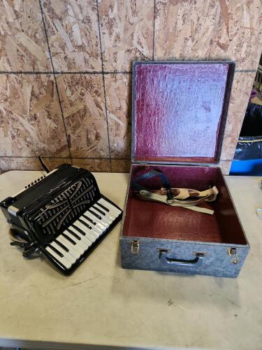 Mundinger Accordion