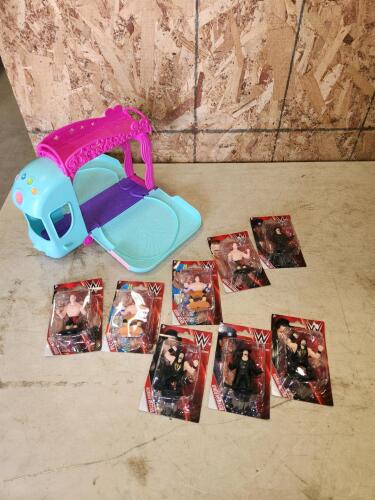 Furreal friends tour bus, WWE figurines