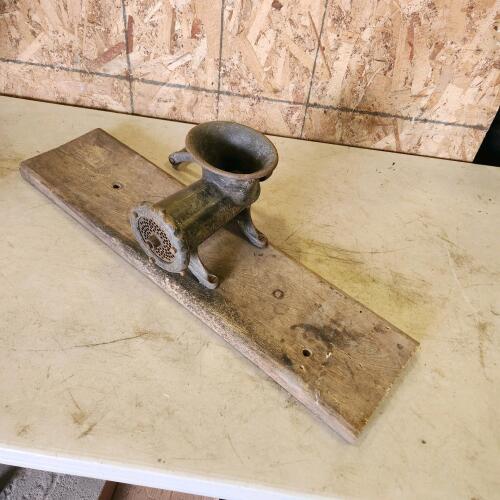 Meat grinder