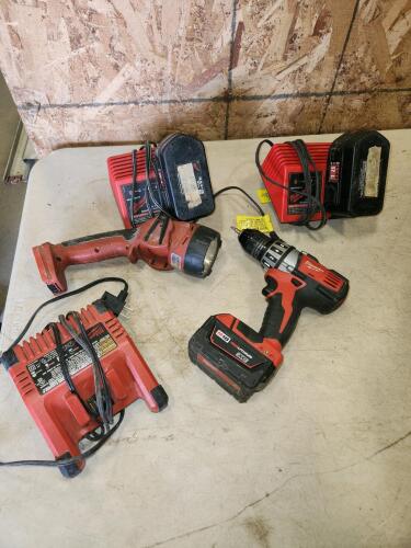 18V Milwaukee drill & light w batteries & chargers