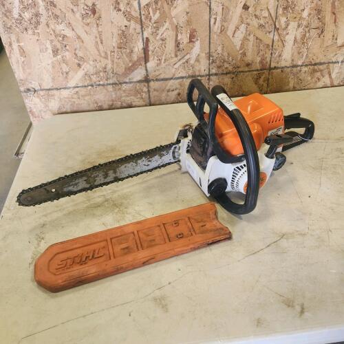 15" Stihl ms180 working chainsaw